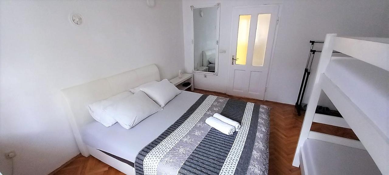 Apartment Tiger Lily Mostar Buitenkant foto